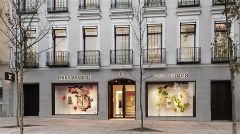 louis vuitton girona|Louis Vuitton impulsa su producción en España con  .